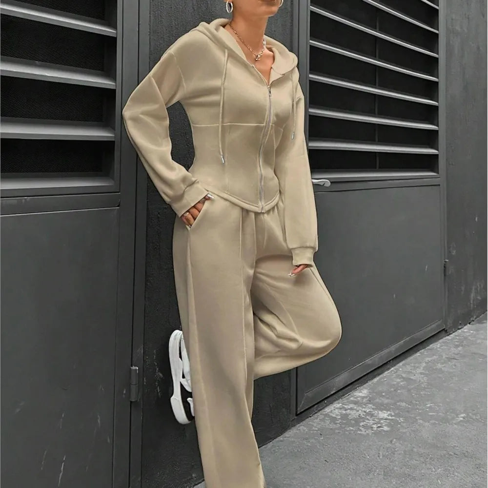 ELEGANTE TRAININGSANZUG WIENNA