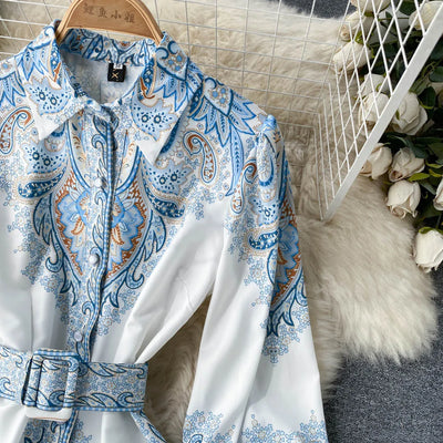 Renate | Fließendes Hemdblusenkleid mit Paisleymuster und Gürtel für Frauen