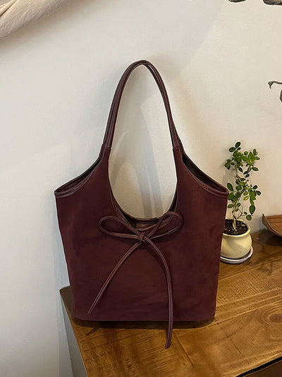 Vegane Wildleder-Umhängetasche mit Schleife – Elegant & Nachhaltig