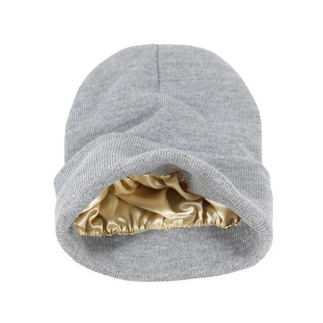 Satin wintermütze