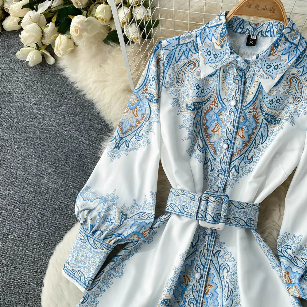 Renate | Fließendes Hemdblusenkleid mit Paisleymuster und Gürtel für Frauen