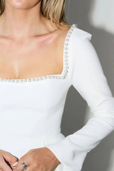 Lena® | Perlenverziertes, langärmliges Minikleid mit quadratischem Ausschnitt