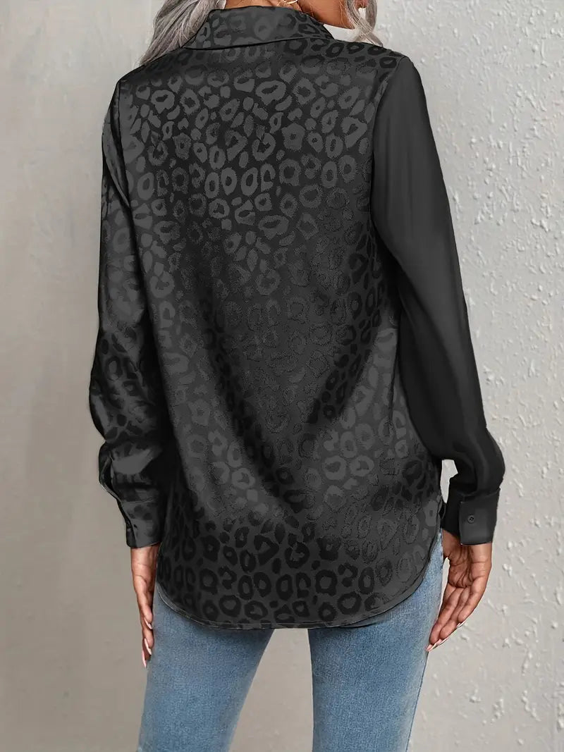 Mira | Schicke Bluse mit Leopardenmuster und Knopfleiste