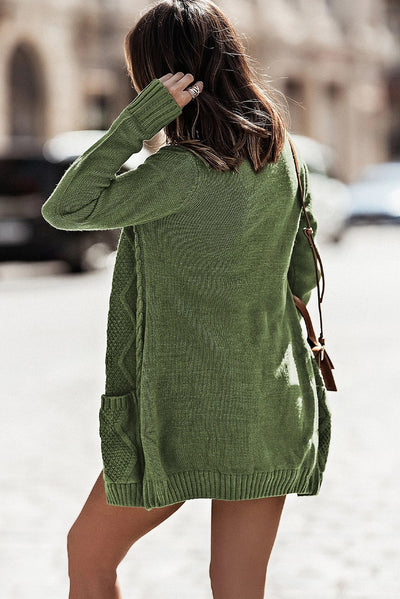 Lyra® | Grüne Strickjacke mit Vordertasche und Knopfverschluss