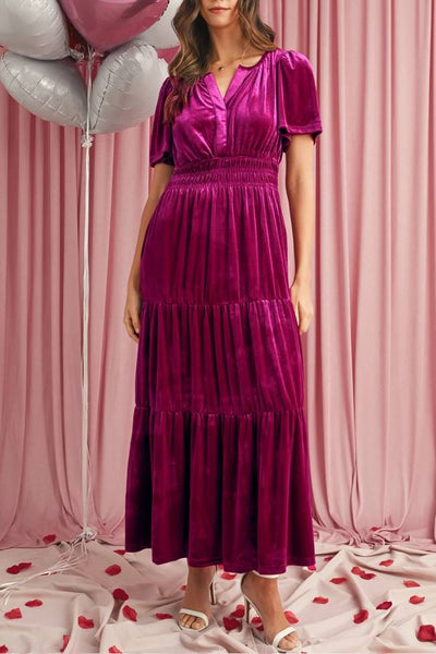 Joan® | Rotes Dahlia-Samt-Maxikleid mit kurzen Ärmeln und geraffter Taille