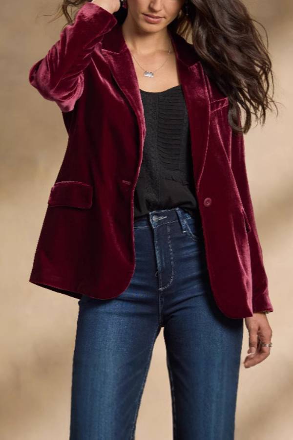 Mabel® | Lässiger Damen-Kurzanzug aus goldenem Samt