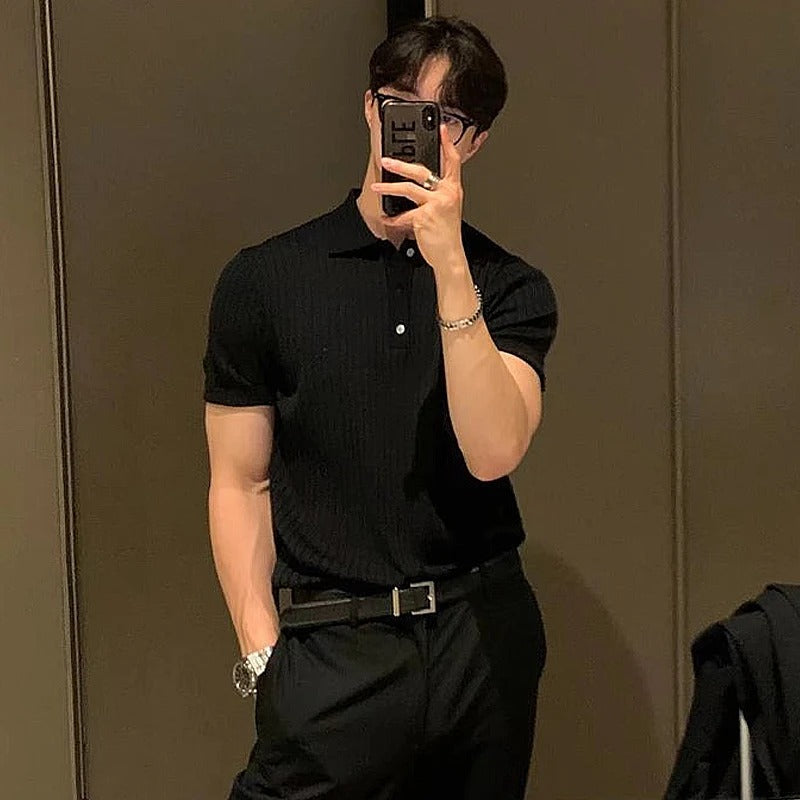 Gestricktes gestreiftes poloshirt für männer