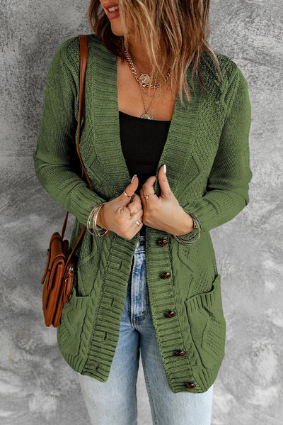 Lyra® | Grüne Strickjacke mit Vordertasche und Knopfverschluss