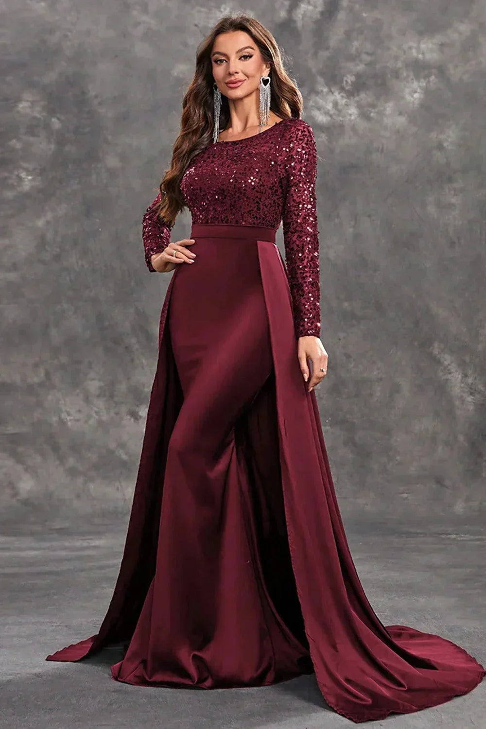 Damen Abendkleid mit Paillettenoberteil und fließendem Rock