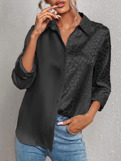 Gwendolyn – Zweifarbiges Satinhemd Mit Leopardenmuster Und Jacquard Knopfleiste