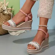 Melanie - Elegante Plateausandalen für Frauen mit perlenbesetztem Knöchelriemen