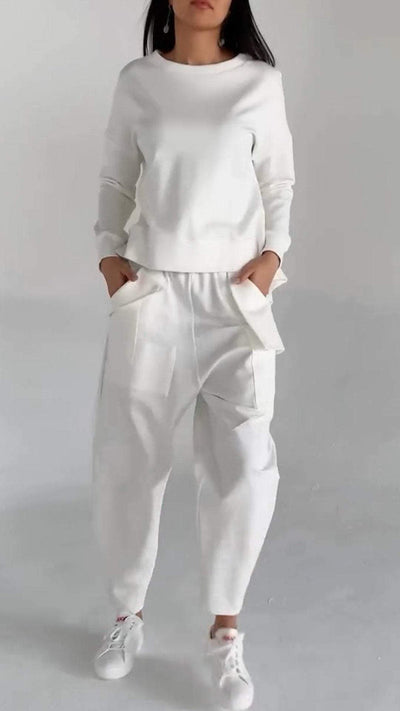 Bequemes zweiteiliges set aus oberteil und hose für frauen