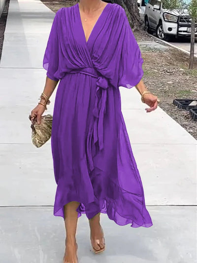 Elegantes damenkleid mit v-ausschnitt