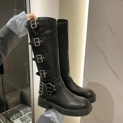 Darcie Kniehohe Gothic-Stiefel