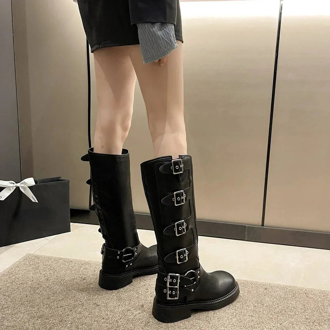 Darcie Kniehohe Gothic-Stiefel