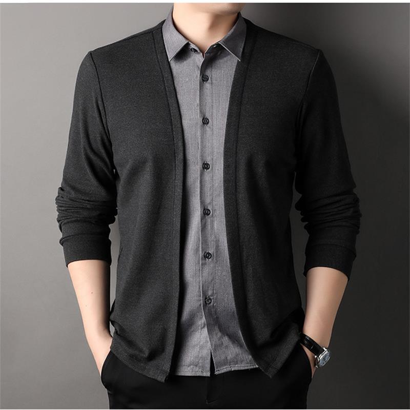 Fake zweiteilige strickjacke mit hemdkragen