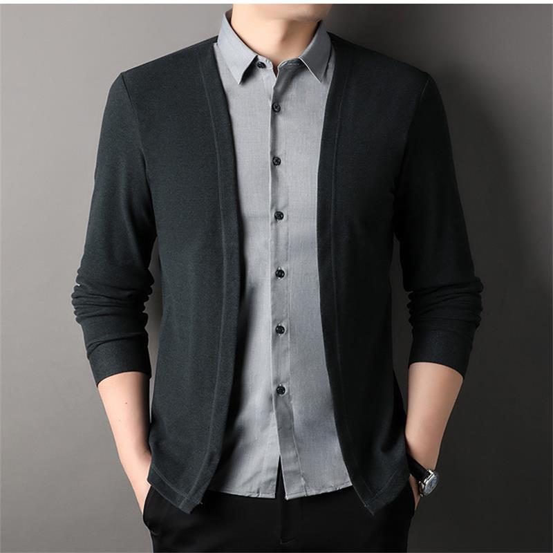 Fake zweiteilige strickjacke mit hemdkragen
